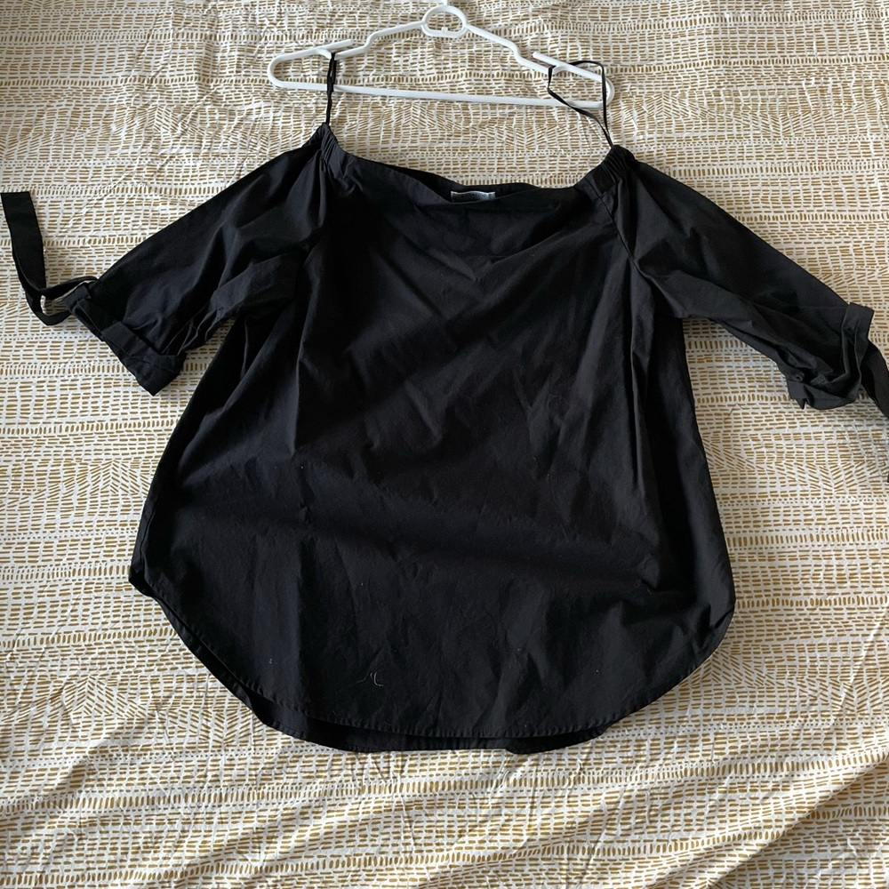 Off the shoulder tie up Aritzia Large shirt
